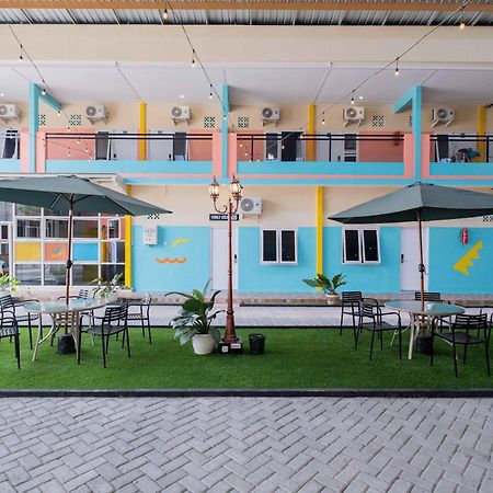 Sans Wm Hotel Blitar Exterior foto