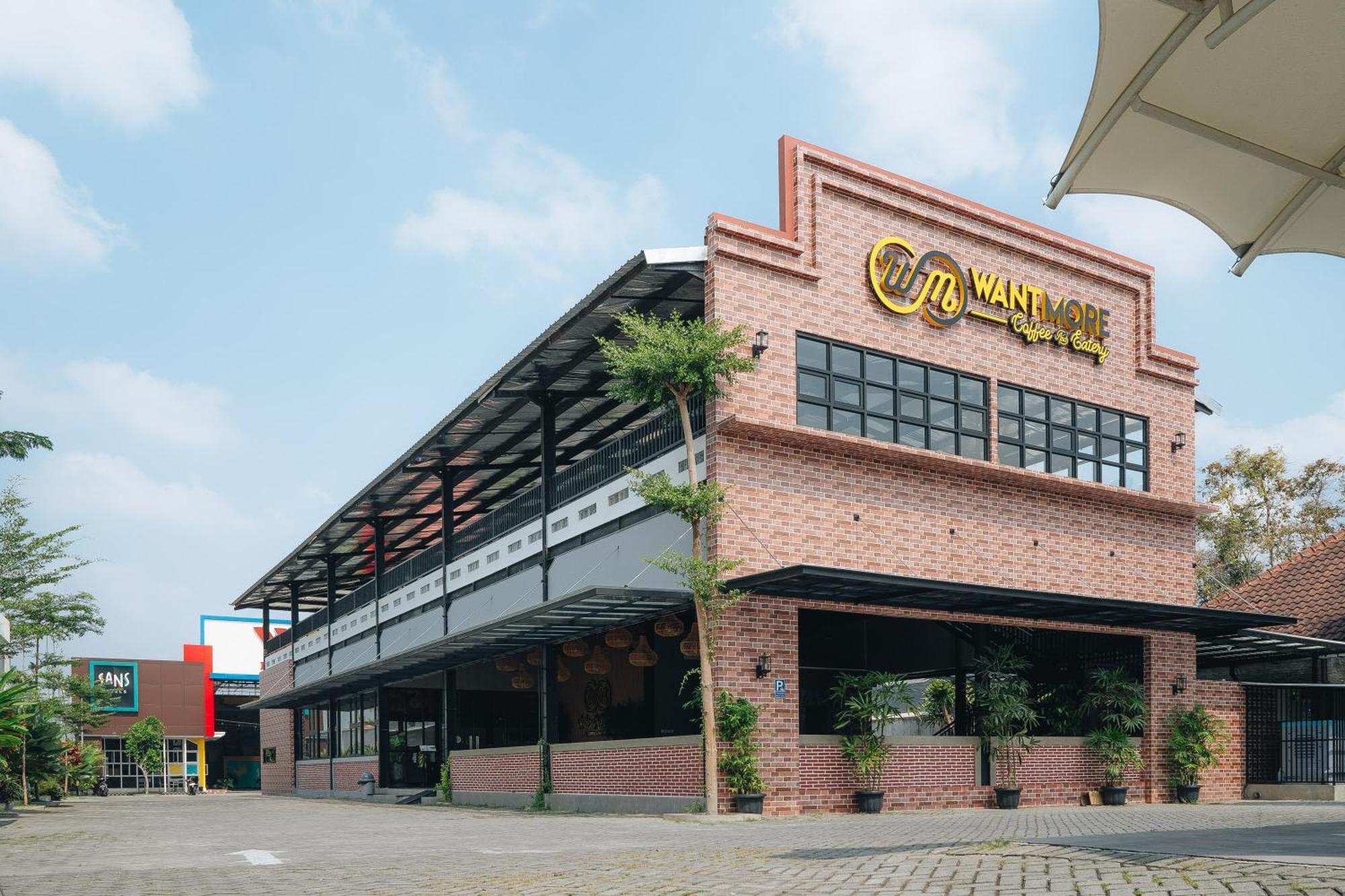 Sans Wm Hotel Blitar Exterior foto